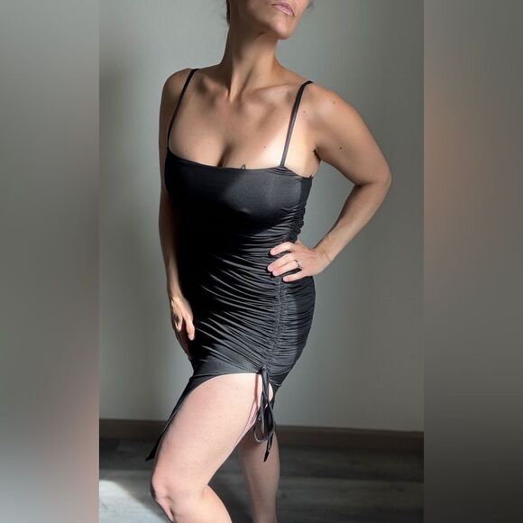 Princess Polly Dresses & Skirts - Princess Polly Ruched Slit Dress Black Party 4 US Stretchy